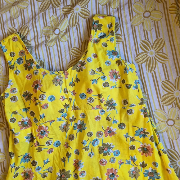Floral Yellow Mini Dress - Picture 3 of 8